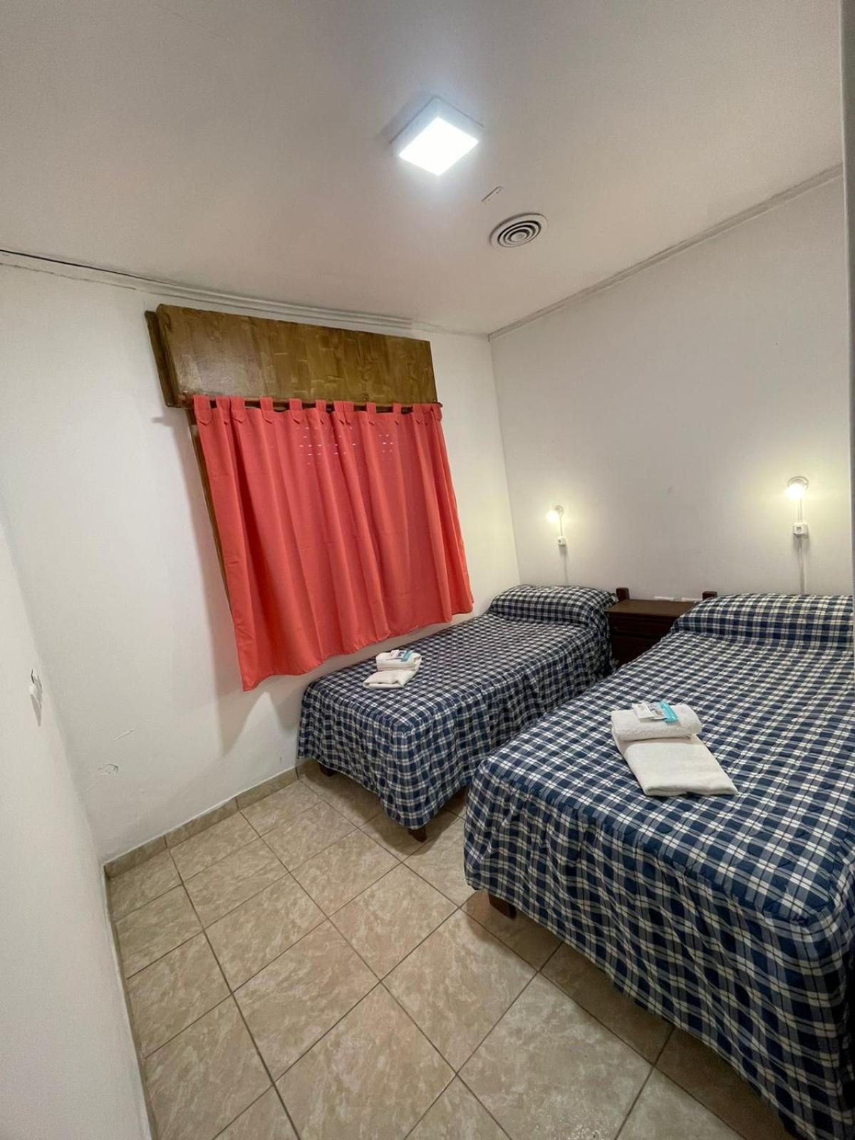 Hostel Danny El Calafate Exteriör bild